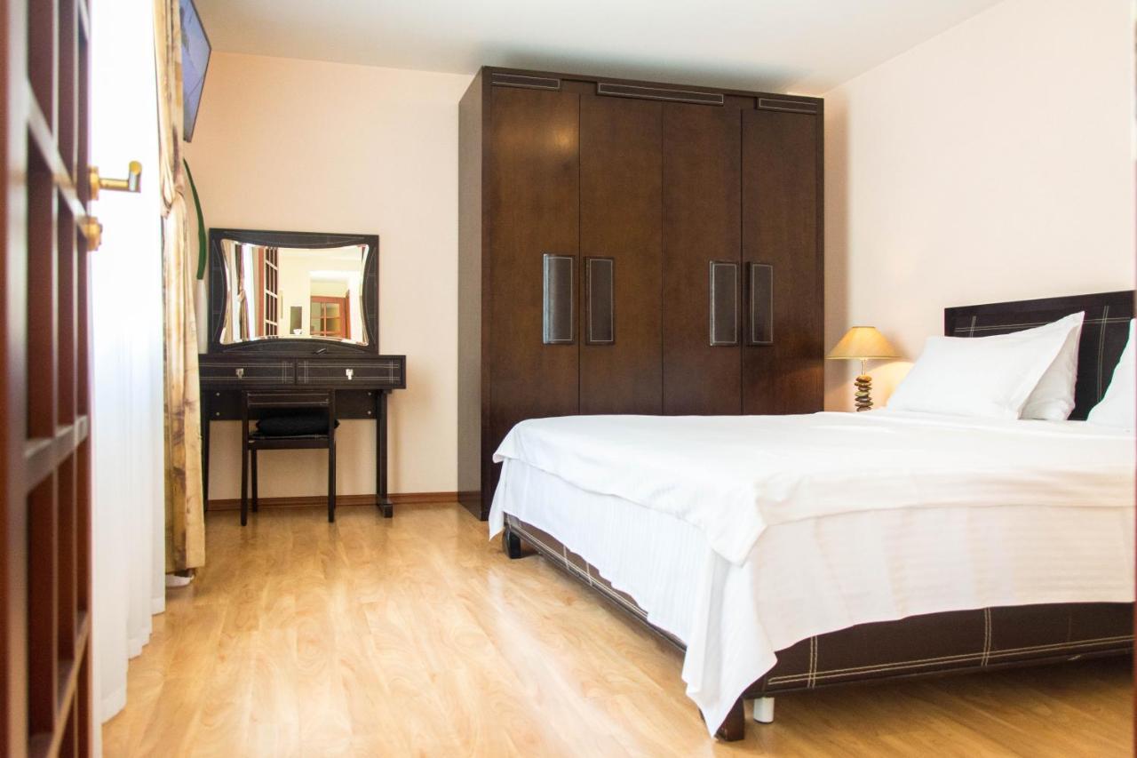 Apartment For Rent On Deribasovskaya Street Odessa Dış mekan fotoğraf