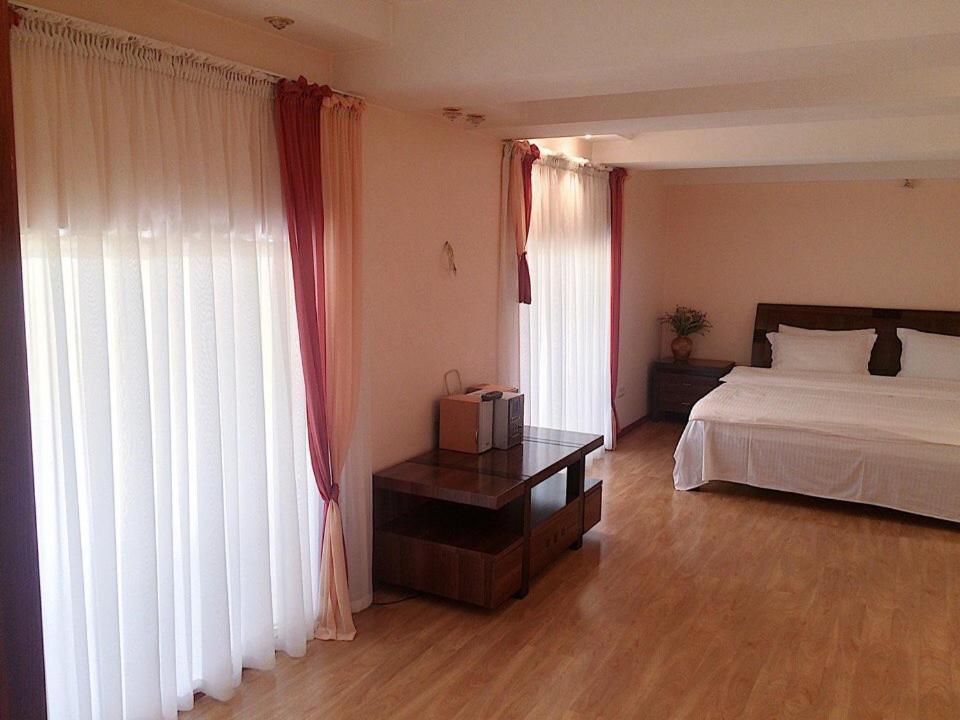 Apartment For Rent On Deribasovskaya Street Odessa Dış mekan fotoğraf