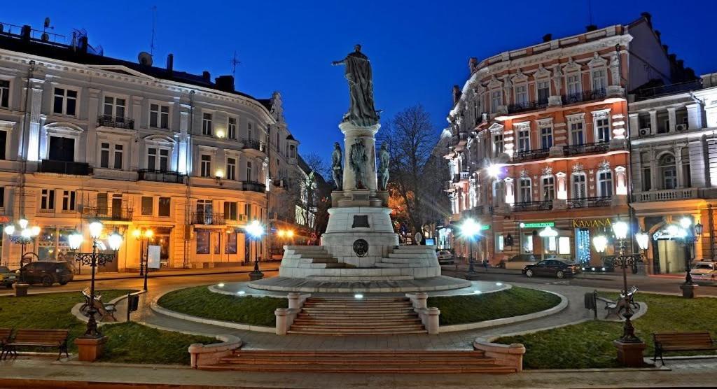 Apartment For Rent On Deribasovskaya Street Odessa Dış mekan fotoğraf