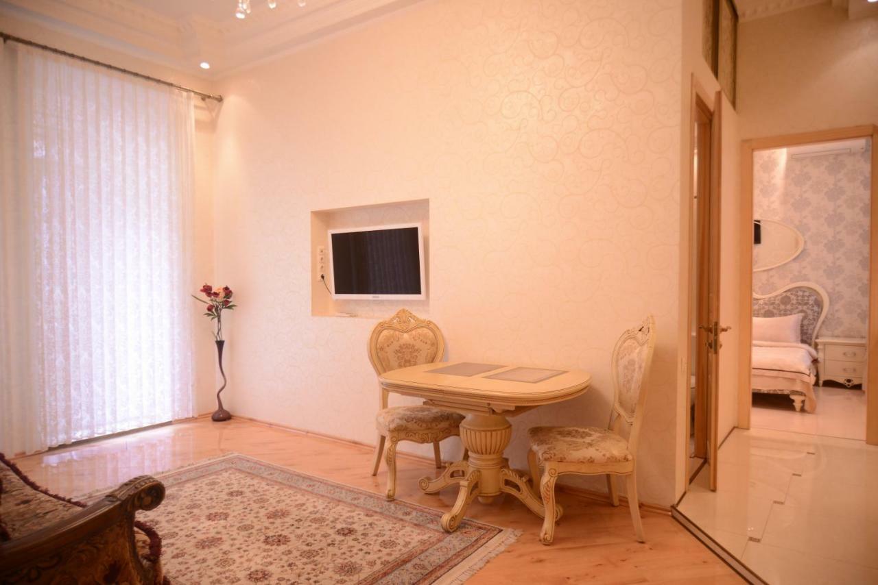 Apartment For Rent On Deribasovskaya Street Odessa Dış mekan fotoğraf