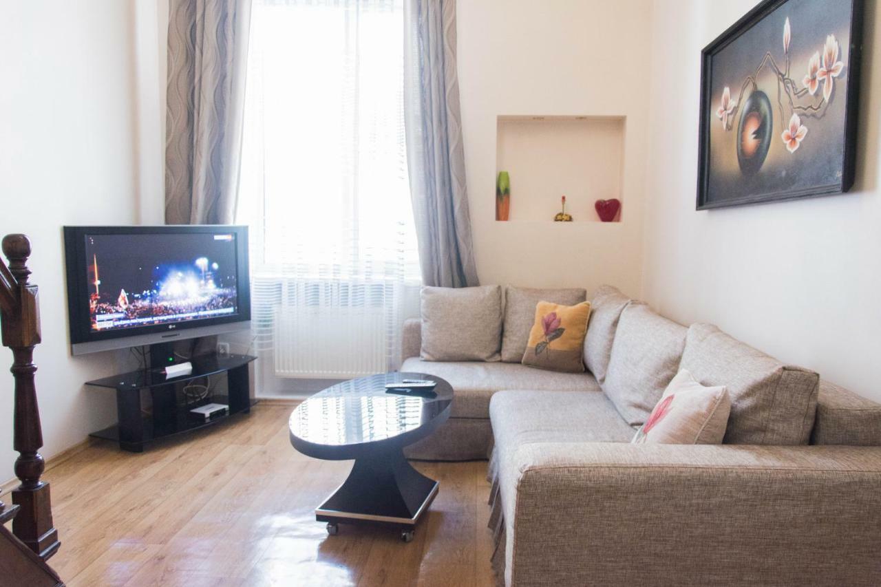 Apartment For Rent On Deribasovskaya Street Odessa Dış mekan fotoğraf